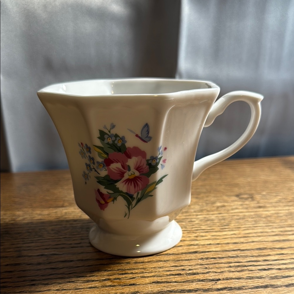 Hallmark Mug with Elegant Pansy Design